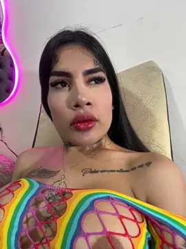 Snapshot of saragill323 chatting on 01-17-25, 03:43 saragill323 online show from 01-17-25, 03:43