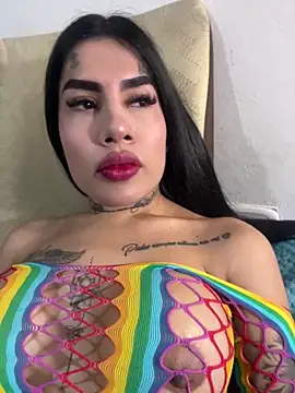 Snapshot of saragill323 chatting on 02-28-25, 05:15 saragill323 online show from 02-28-25, 05:15