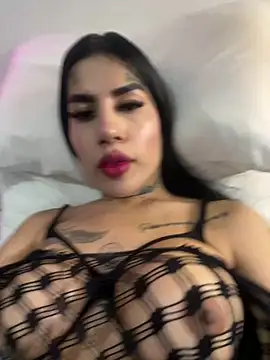 Snapshot of saragill323 chatting on 03-01-25, 06:32 saragill323 online show from 03-01-25, 06:32