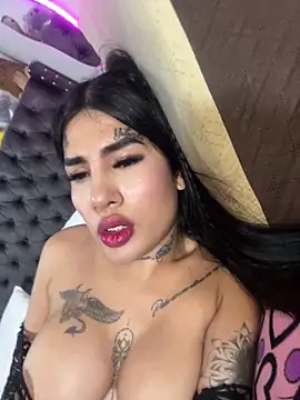 Snapshot of saragill323 chatting on 03-05-25, 02:46 saragill323 online show from 03-05-25, 02:46