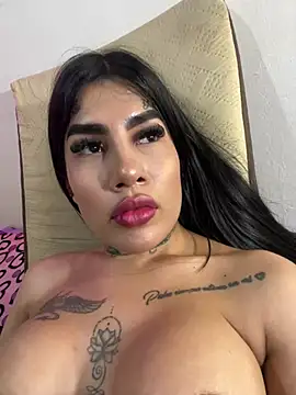 Snapshot of saragill323 chatting on 03-10-25, 10:45 saragill323 online show from 03-10-25, 10:45