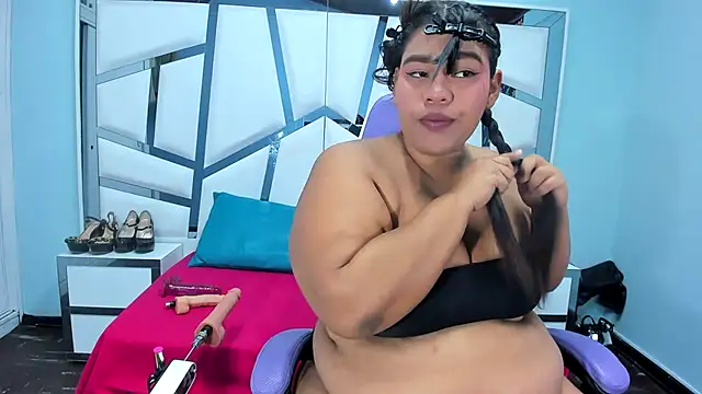 chanel hot 001 online show from 11-29-25, 04:15