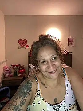 Snapshot of ladycreamypr2 chatting on 02-10-26, 06:06 ladycreamypr2 online show from 02-10-26, 06:06