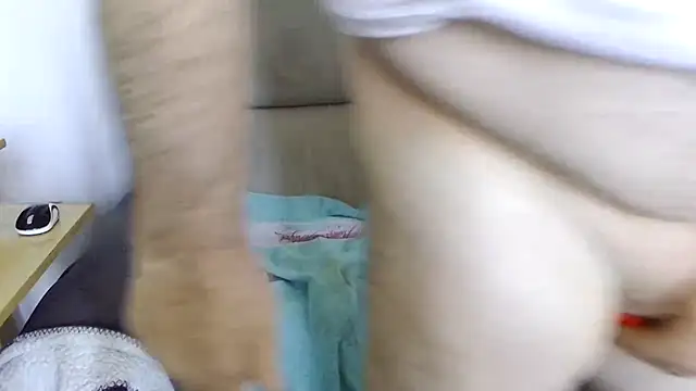 gillou1234 online show from 03-18-25, 09:52