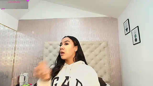 Sara Desire online show from 02-22-25, 12:19