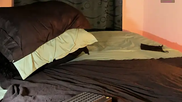 Snapshot of Teo_skinny chatting on 03-08-25, 03:02 Teo skinny online show from 03-08-25, 03:02