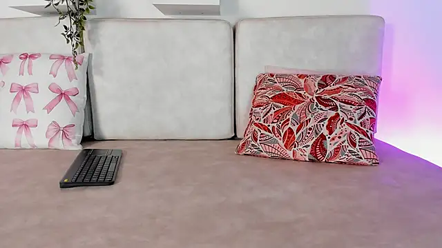 Snapshot of Malka_Burning chatting on 02-16-25, 11:26 Malka Burning online show from 02-16-25, 11:26