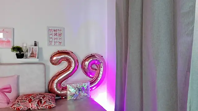 Snapshot of Malka_Burning chatting on 03-02-25, 09:11 Malka Burning online show from 03-02-25, 09:11