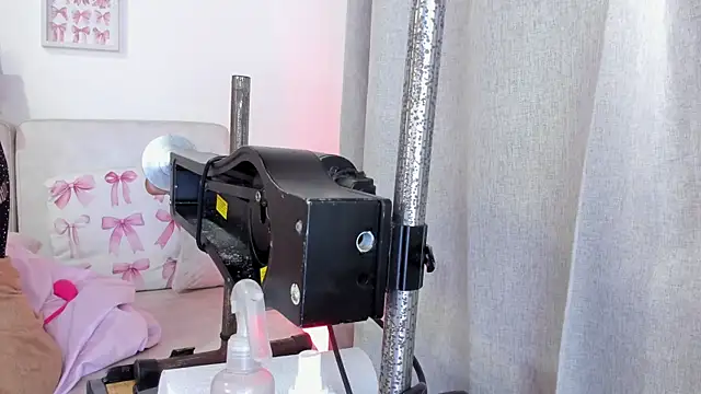 Snapshot of Malka_Burning chatting on 10-08-25, 08:06 Malka Burning online show from 10-08-25, 08:06