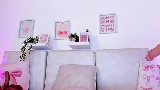 Snapshot of Malka_Burning chatting on 10-18-25, 08:09 Malka Burning online show from 10-18-25, 08:09