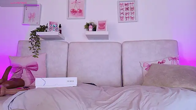 Snapshot of Malka_Burning chatting on 02-16-26, 08:05 Malka Burning online show from 02-16-26, 08:05