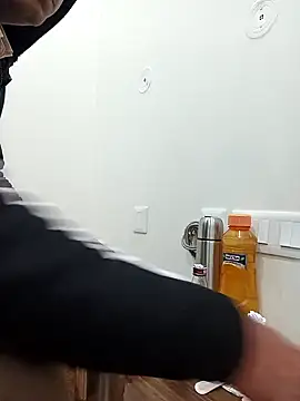 Snapshot of RockyNonStop chatting on 12-28-24, 04:09 RockyNonStop online show from 12-28-24, 04:09