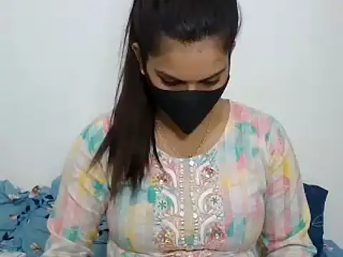 Snapshot of sparkling_queen chatting on 12-12-24, 04:10 sparkling queen online show from 12-12-24, 04:10