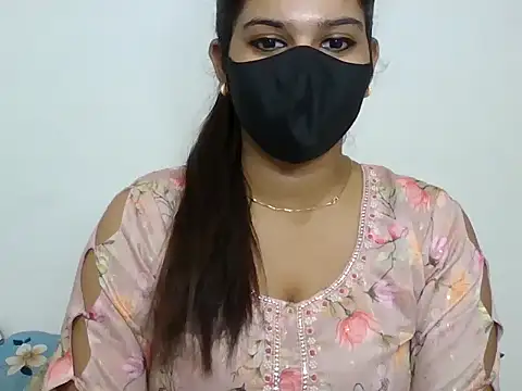 Snapshot of sparkling_queen chatting on 01-18-25, 04:21 sparkling queen online show from 01-18-25, 04:21