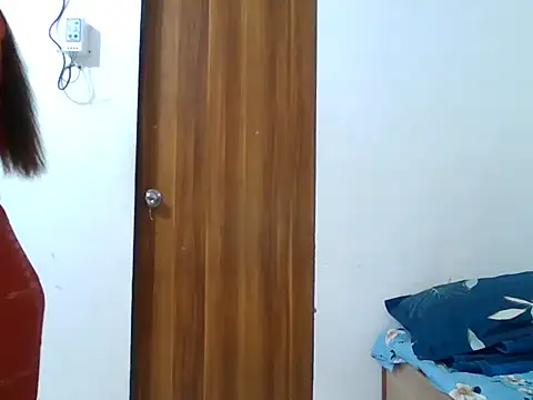 Snapshot of sparkling_queen chatting on 03-06-25, 05:24 sparkling queen online show from 03-06-25, 05:24