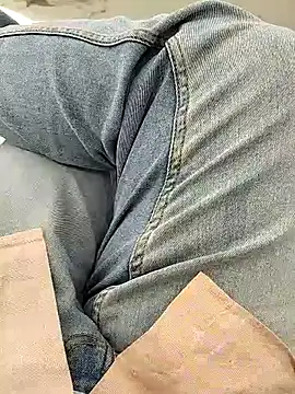 Snapshot of A_man_in_public chatting on 10-13-25, 12:49 A man in public online show from 10-13-25, 12:49