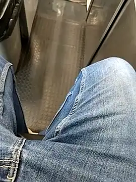 A man in public online show from 01-18-26, 09:46