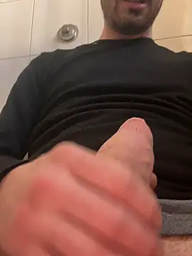 Snapshot of iltoscano95 chatting on 02-06-26, 12:41 iltoscano95 online show from 02-06-26, 12:41