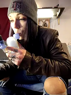 Genevieve143 online show from 12-05-25, 05:05