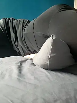 cruellaculdenfer67 online show from 10-10-25, 08:46