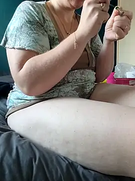 cruellaculdenfer67 online show from 10-28-25, 09:24