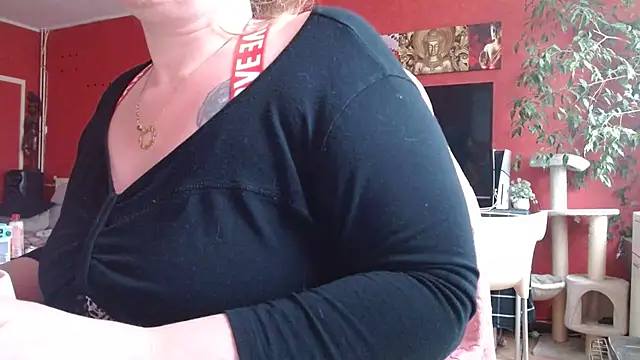 Snapshot of cruellaculdenfer67 chatting on 02-27-26, 01:22 cruellaculdenfer67 online show from 02-27-26, 01:22