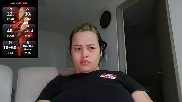 saramartinez1000 online show from 12-28-24, 11:16