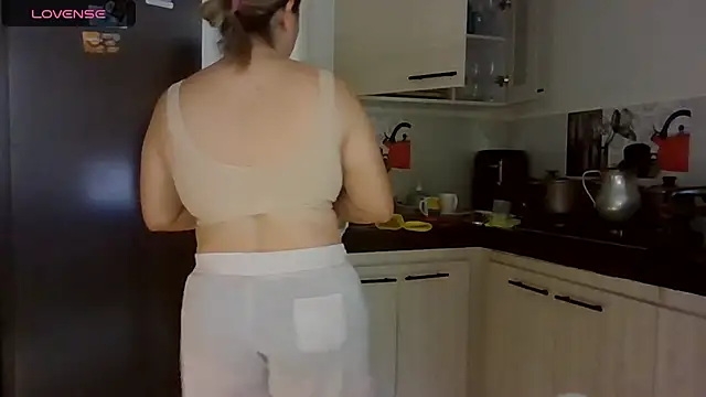 saramartinez1000 online show from 02-17-26, 05:30