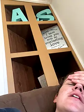 velvetta  online show from 10-06-25, 01:41