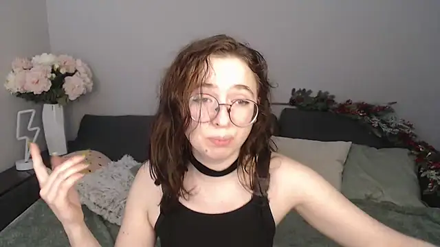 Mini Diva online show from 01-10-25, 09:13