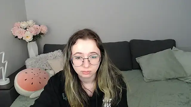 Mini Diva online show from 10-05-25, 08:12