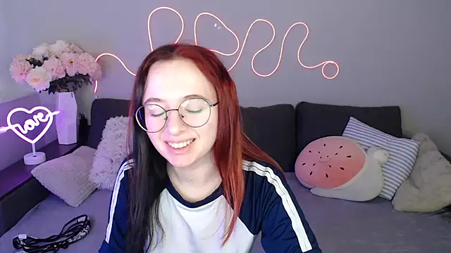 Mini Diva online show from 11-08-25, 09:09