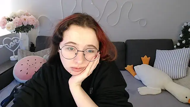 Mini Diva online show from 02-14-26, 09:06