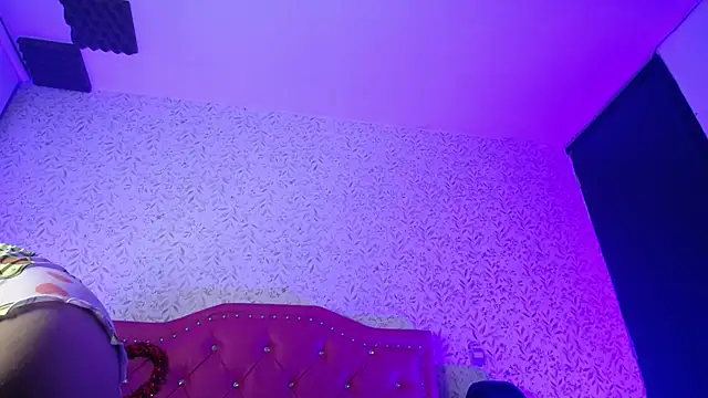 luly pink online show from 09-19-25, 03:08