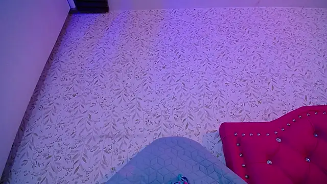 luly pink online show from 11-29-25, 04:04