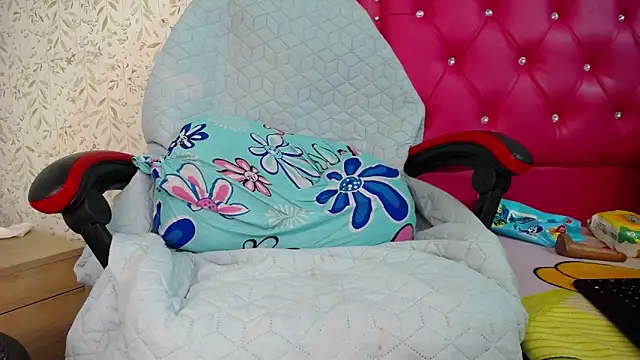 luly pink online show from 11-29-25, 04:10