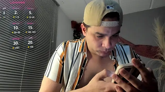 Snapshot of Latin_boy_surprisee chatting on 01-15-26, 02:05 Latin boy surprisee online show from 01-15-26, 02:05