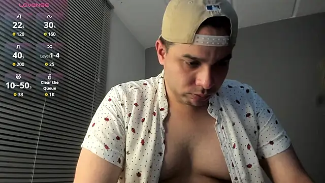 Snapshot of Latin_boy_surprisee chatting on 02-14-26, 01:24 Latin boy surprisee online show from 02-14-26, 01:24