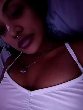 Snapshot of VictoireFeller chatting on 10-16-25, 04:13 VictoireFeller online show from 10-16-25, 04:13