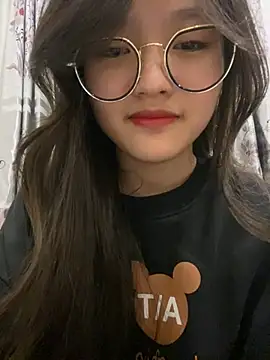 Krixxi22 online show from 01-01-25, 03:14