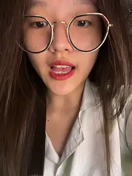 Krixxi22 online show from 09-10-25, 02:17