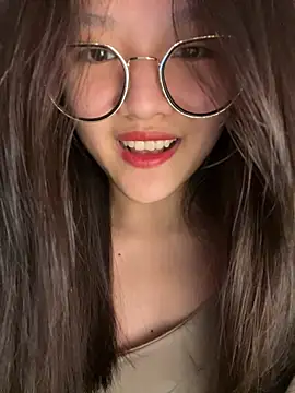 Krixxi22 online show from 10-07-25, 04:15