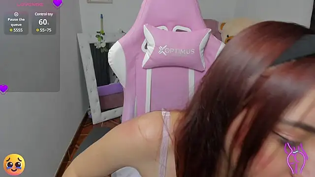 Snapshot of karla_cute01 chatting on 02-25-25, 06:42 karla cute01 online show from 02-25-25, 06:42