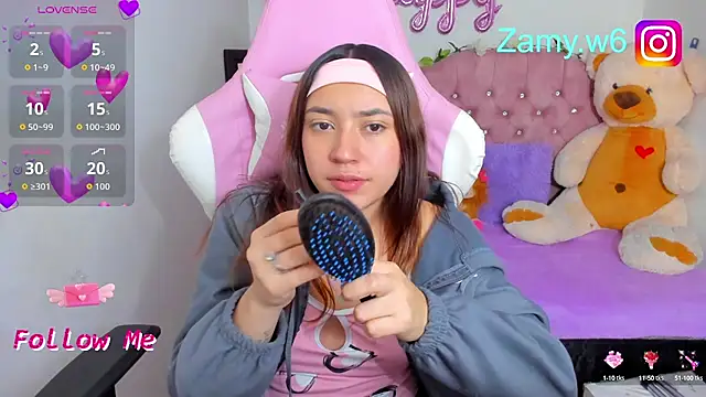 Snapshot of karla_cute01 chatting on 09-24-25, 05:00 karla cute01 online show from 09-24-25, 05:00