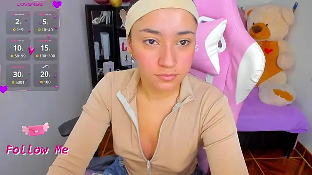 Snapshot of karla_cute01 chatting on 10-14-25, 05:30 karla cute01 online show from 10-14-25, 05:30