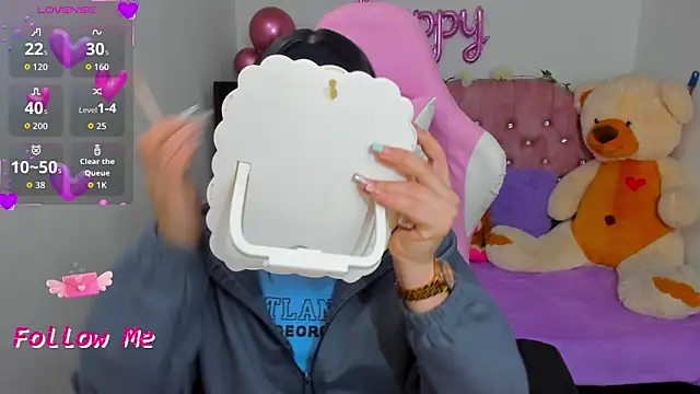 Snapshot of karla_cute01 chatting on 10-18-25, 08:04 karla cute01 online show from 10-18-25, 08:04