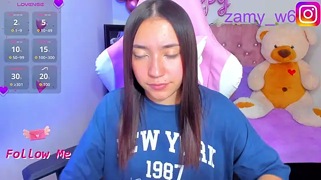 Snapshot of karla_cute01 chatting on 10-24-25, 10:39 karla cute01 online show from 10-24-25, 10:39