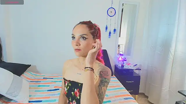 Snapshot of MeganLorensx chatting on 01-20-25, 09:01 MeganLorensx online show from 01-20-25, 09:01