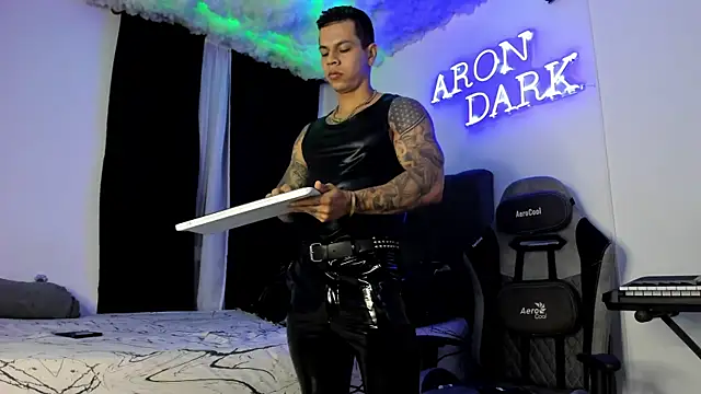 Aron Dark online show from 02-11-25, 11:43
