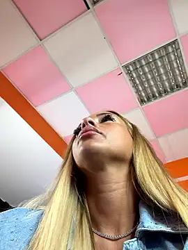 LovingBlondie online show from 01-17-26, 03:33